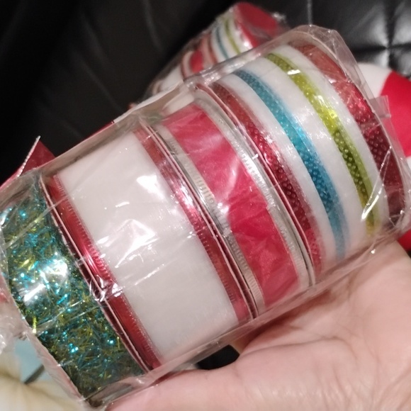 Colorful Holiday Ribbon Set - Picture 5 of 6